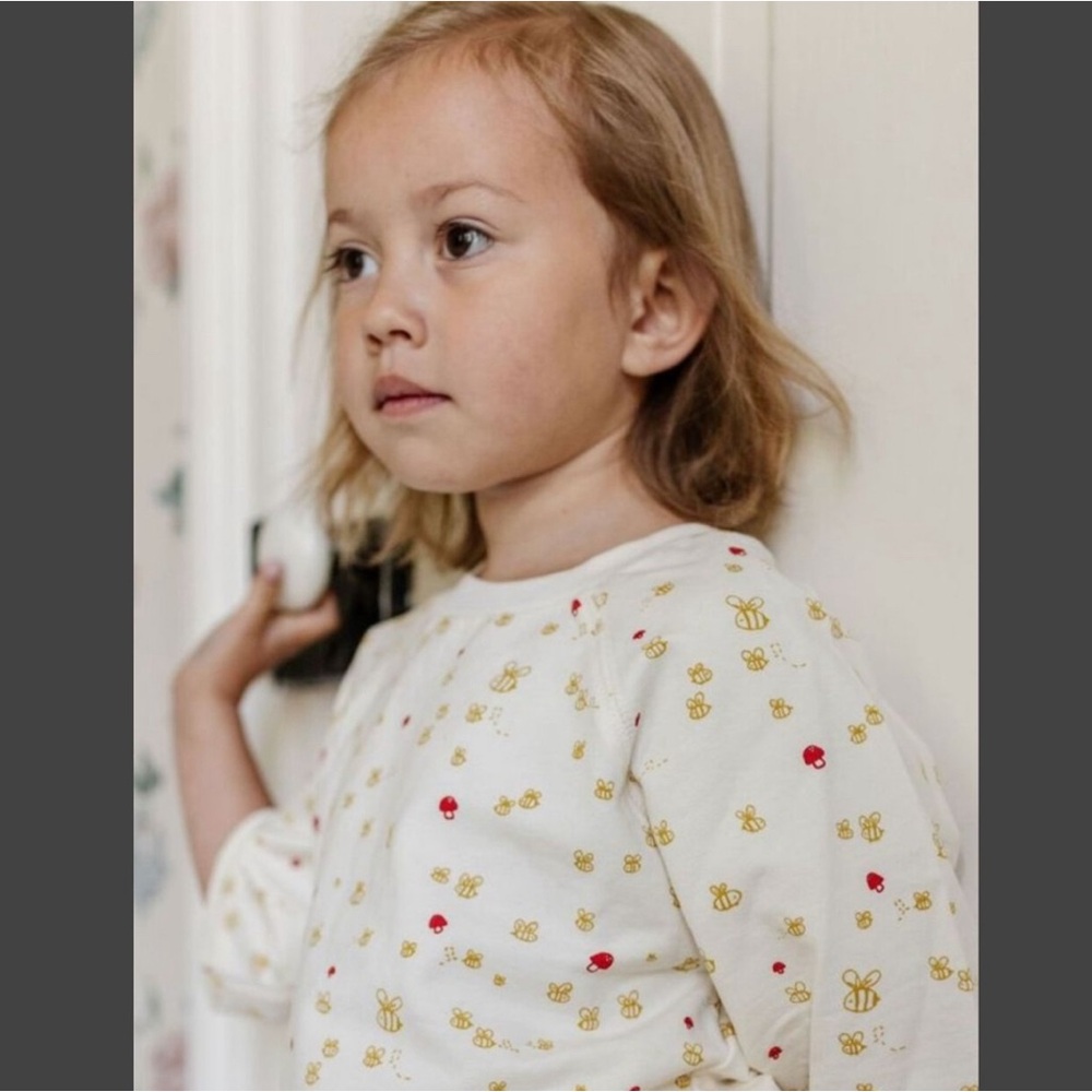 NWT Fin and Vince “Honeybee Fields” French Terry Tee